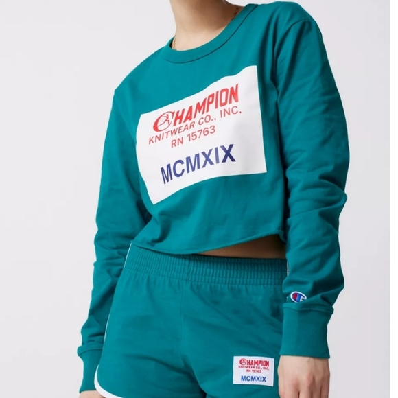 Champion UO Exclusive Heritage Long Sleeve Cropped Tee,Green, Originally $40.00 - Picture 2 of 7